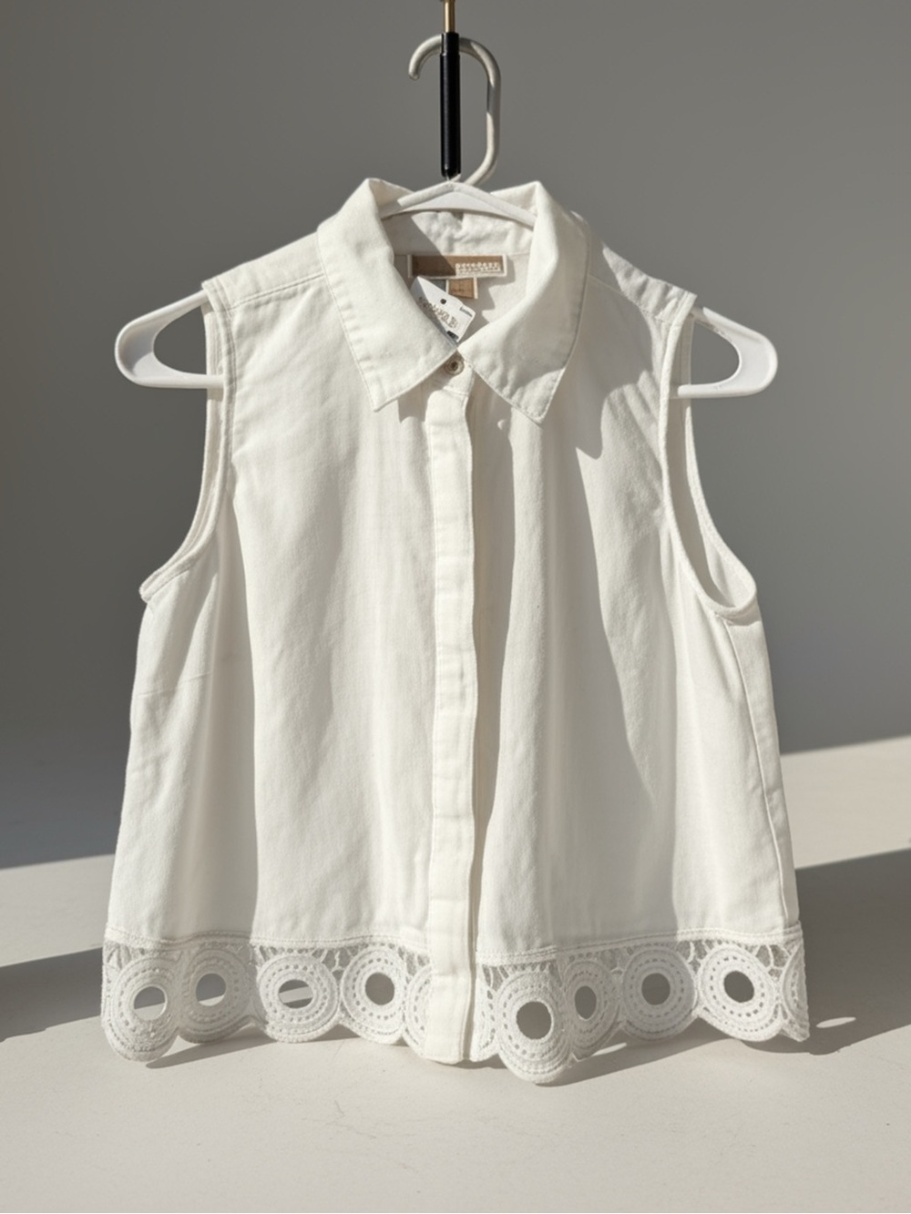 Michael Kors White Linen Sleeveless Eyelet-Hem Button Front Top